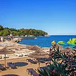 Apartment Dragana Fap 2+2 Green Oazis Near The Beach